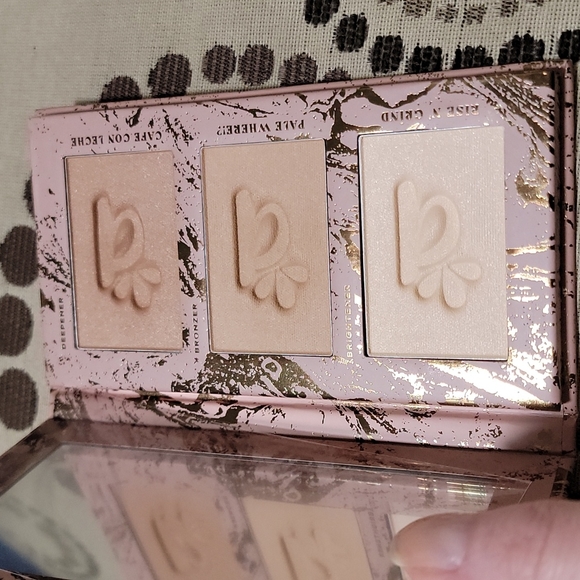 Alamar Hydrating Complexion Trio - Picture 3 of 3